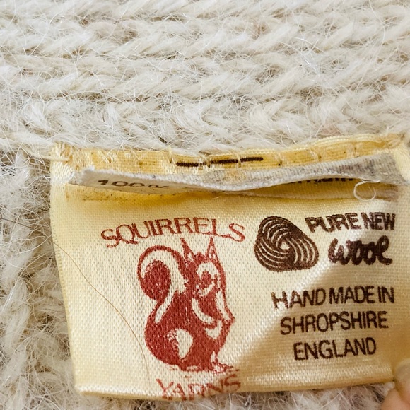 🅾️SOLD🅾️Mens Medium Sweater Vest Alpaca Wool Button Cream Ivory Squirrels Yarn - Picture 8 of 12